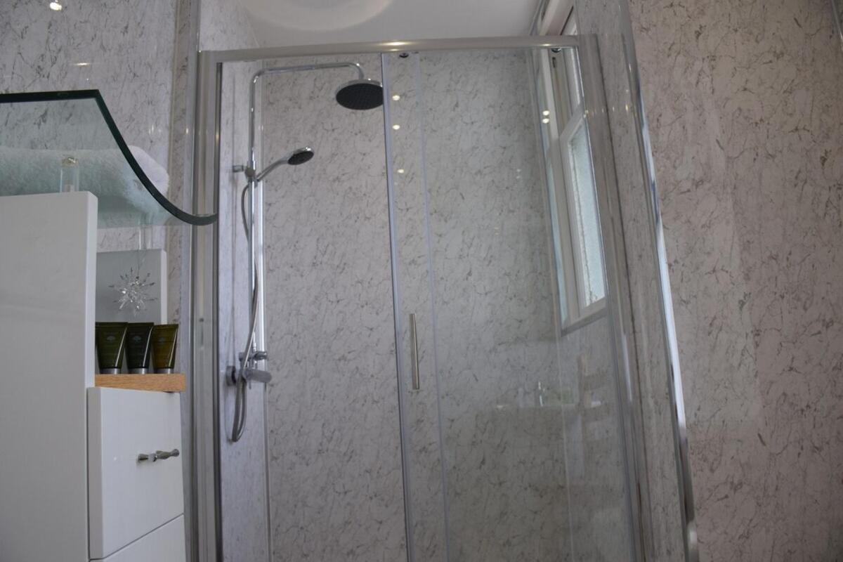 One Marine Place Port Bannatyne 部屋 写真